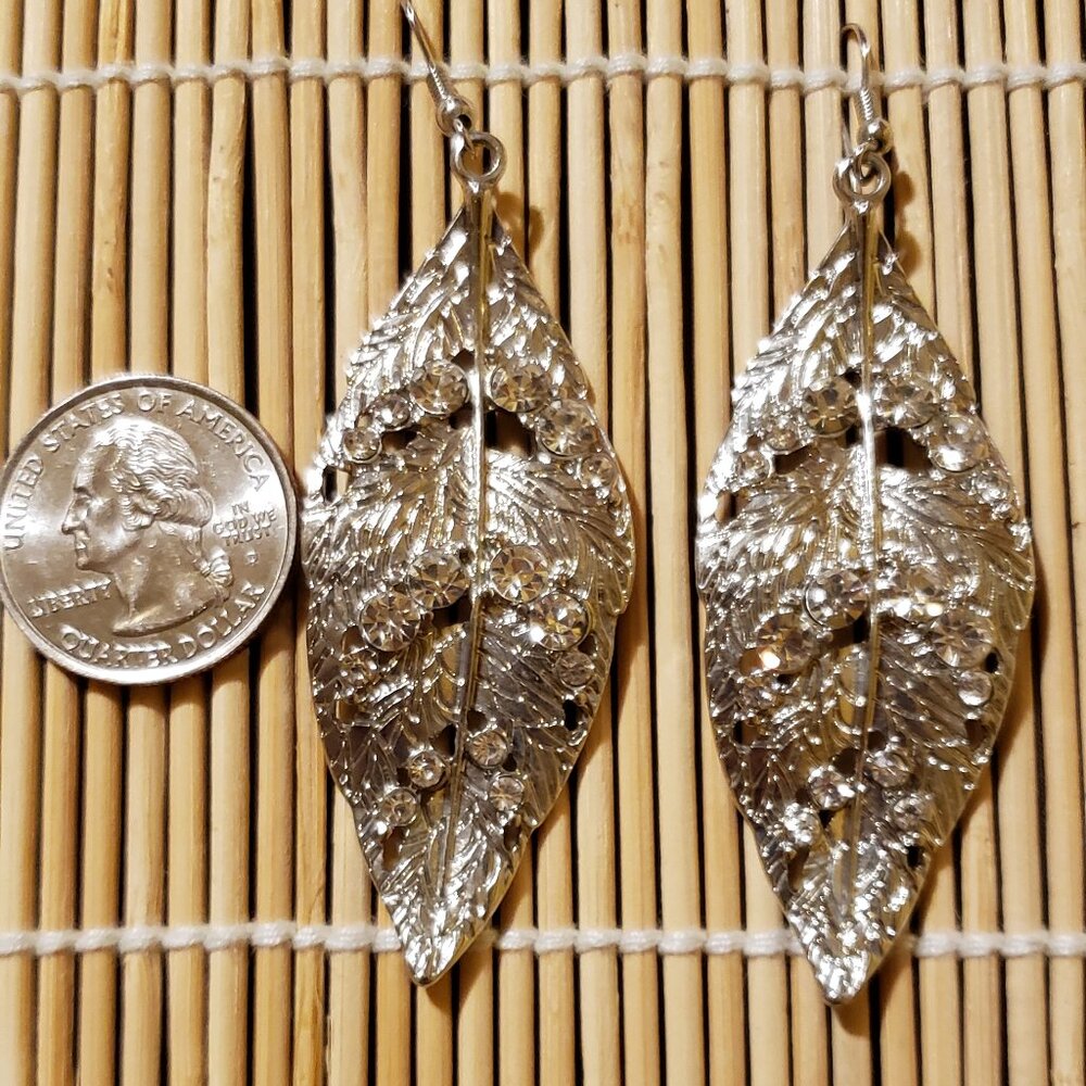 Leaf Drop Earrings With Rhinestones.